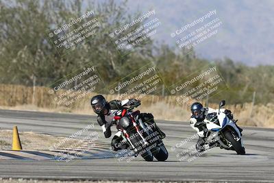 media/Dec-01-2025-Moto Forza (Mon) [[2daa91e15f]]/3-Beginner Group/Session 3 (Turn 3)/